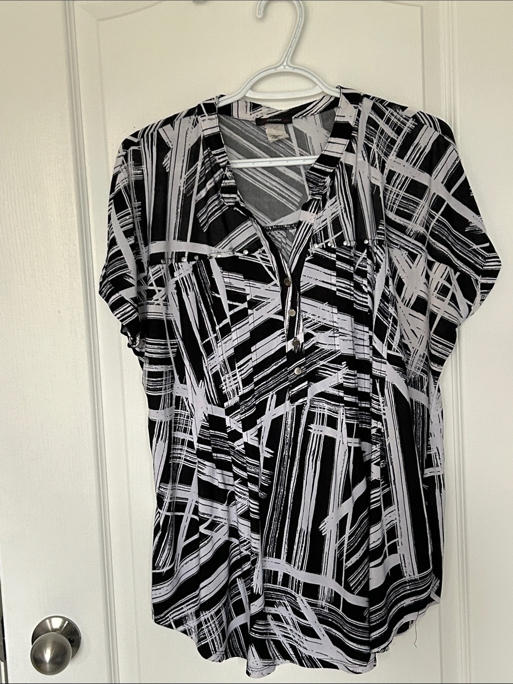 Cocomo Black and White Abstract Button-Front Blouse